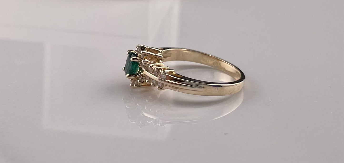 14k Yellow Gold Ring With Diamonds & Emerald